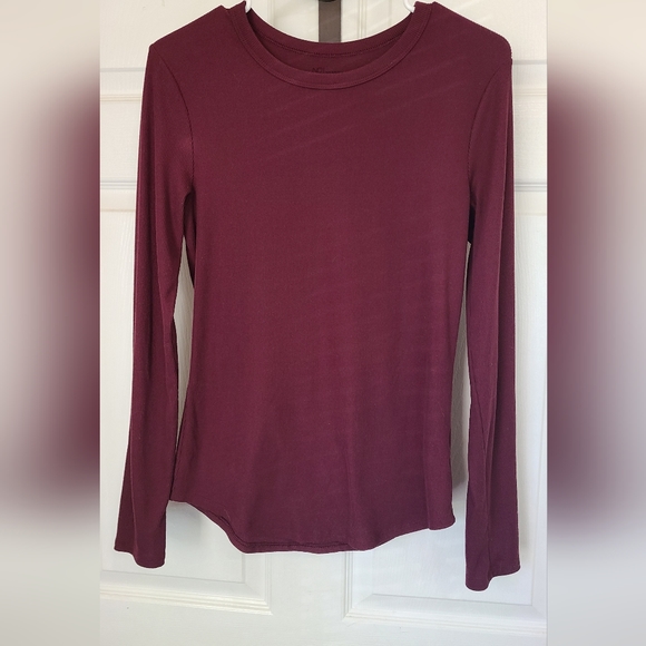 (430) No Boundaries Woman's Long Sleeve Ribbed T-Shirt, Size: L Color: Maroon - Picture 2 of 10